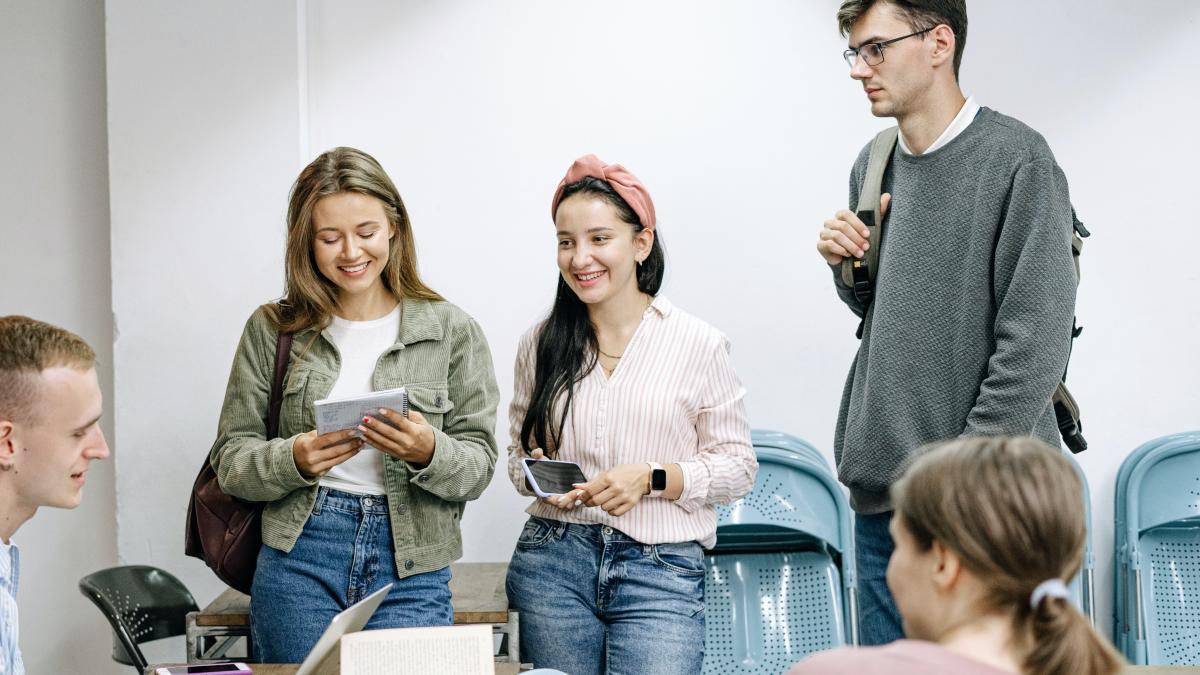 pexels-ivan-samkov-5676744_50125500