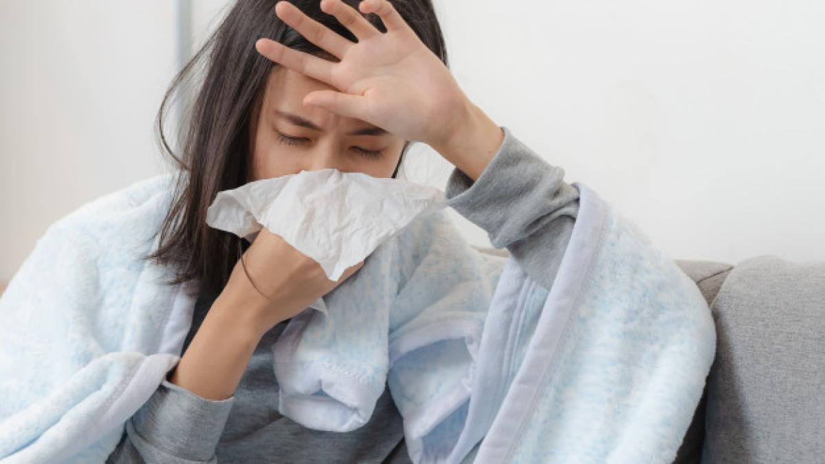 sick-day-home-asian-woman-has-runny-common-cold_42193-84_75737900