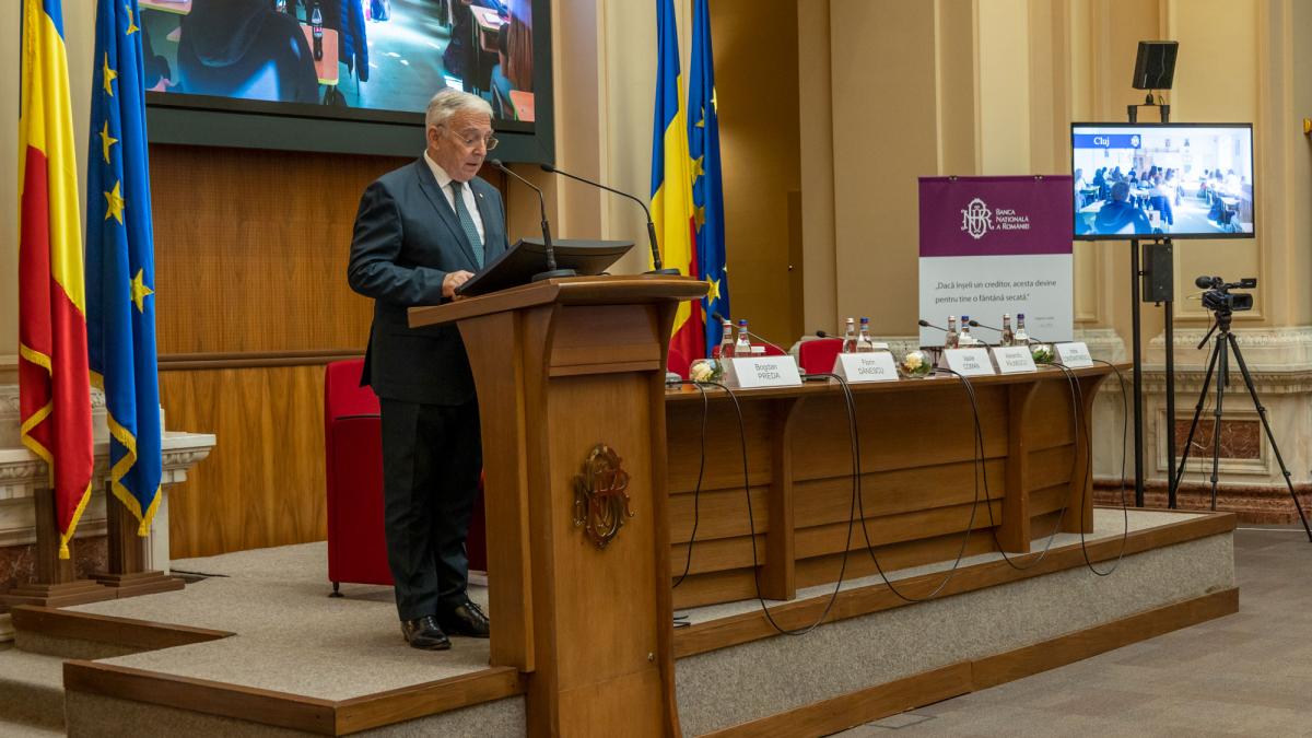 mugur-isarescu_37541100