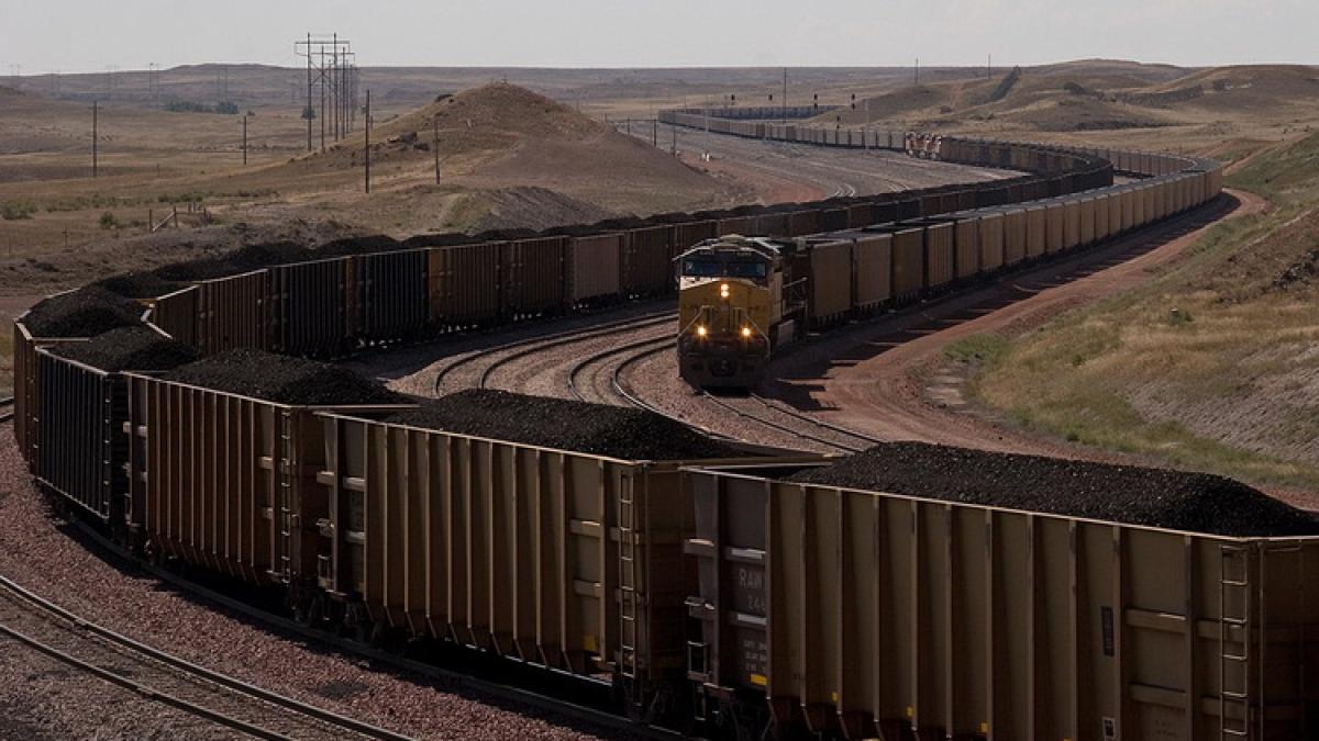 tren-carbune_resize_86384700