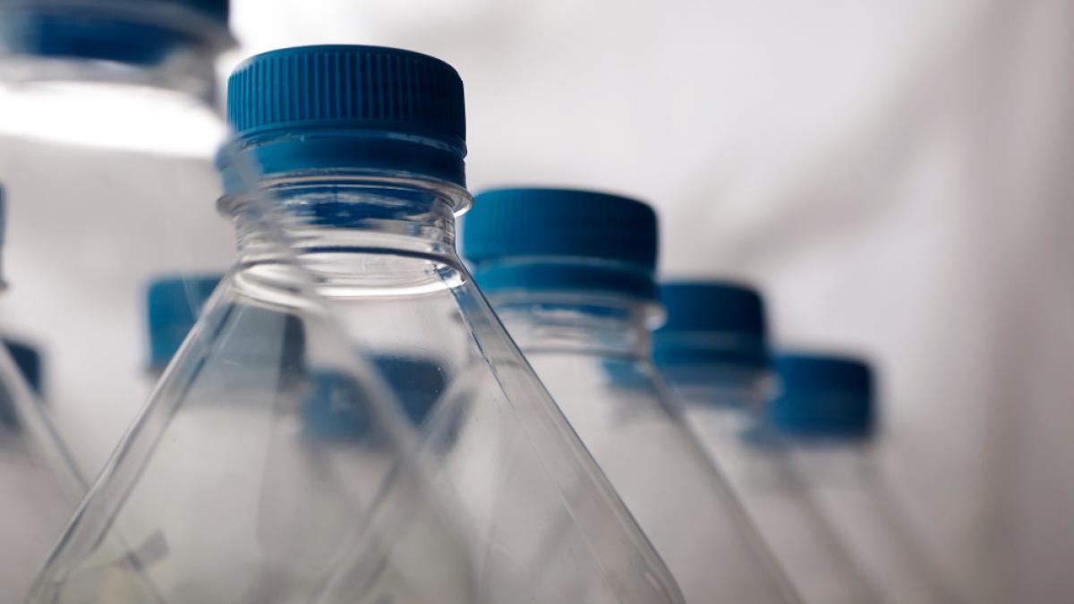 sticle-plastic_08134900