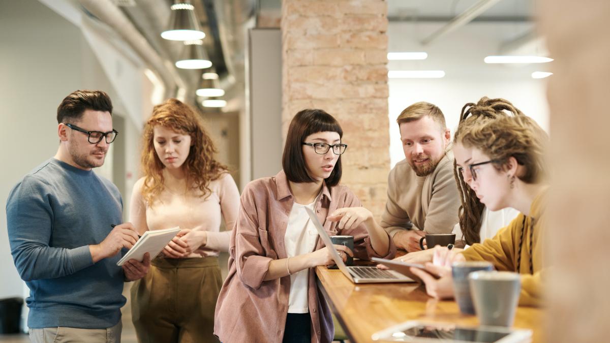 pexels-fauxels-3182826_03716400