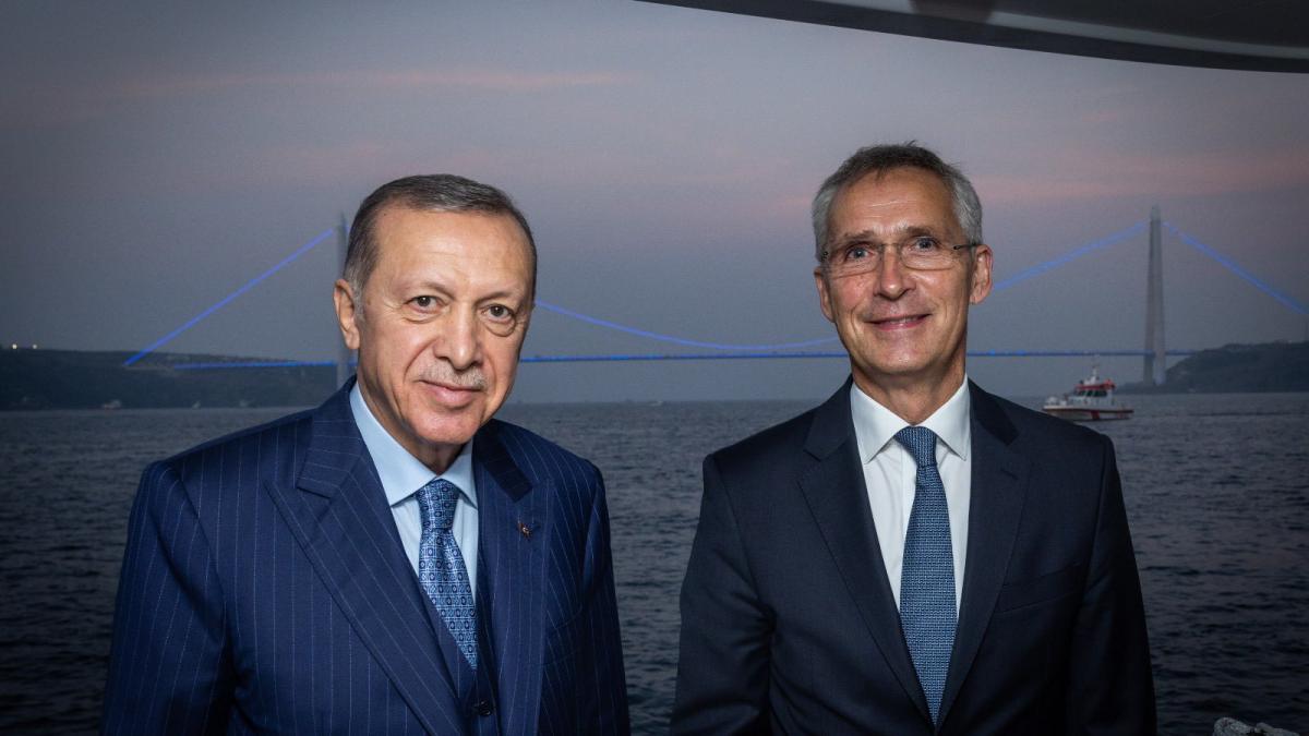 recep-tayyip-erdogan-jens-stoltenberg_21629700