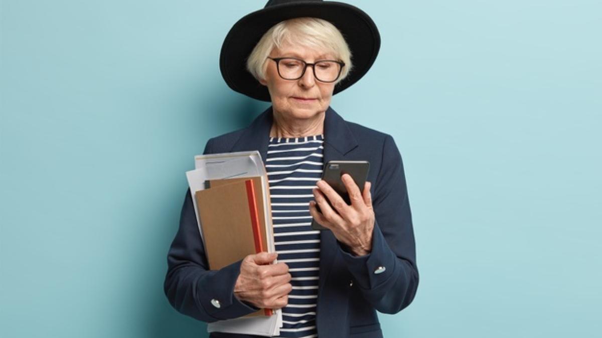 pensionara-degete_96115400