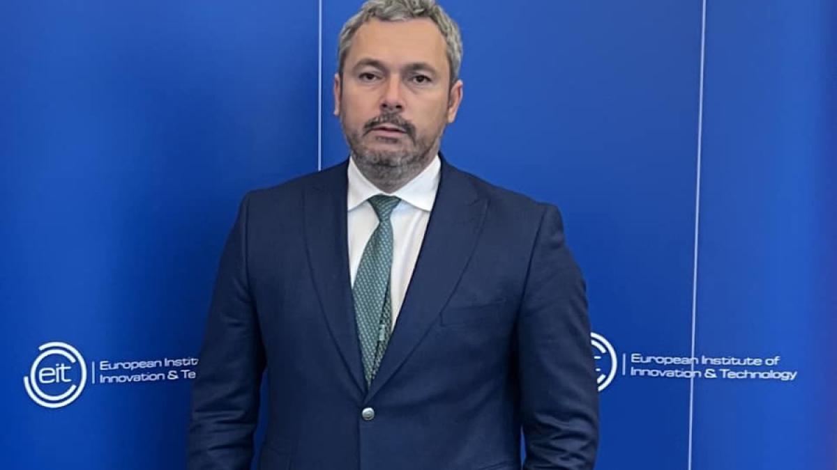 razvan-nicolescu_56803800