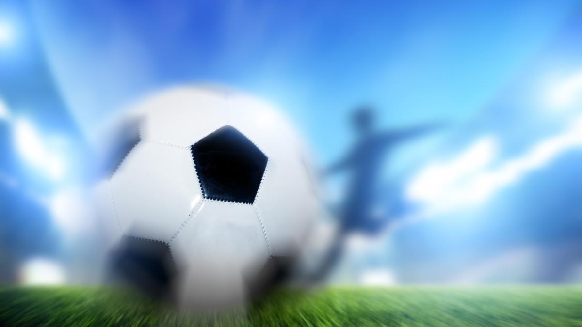 shadow-hitting-ball_39287100