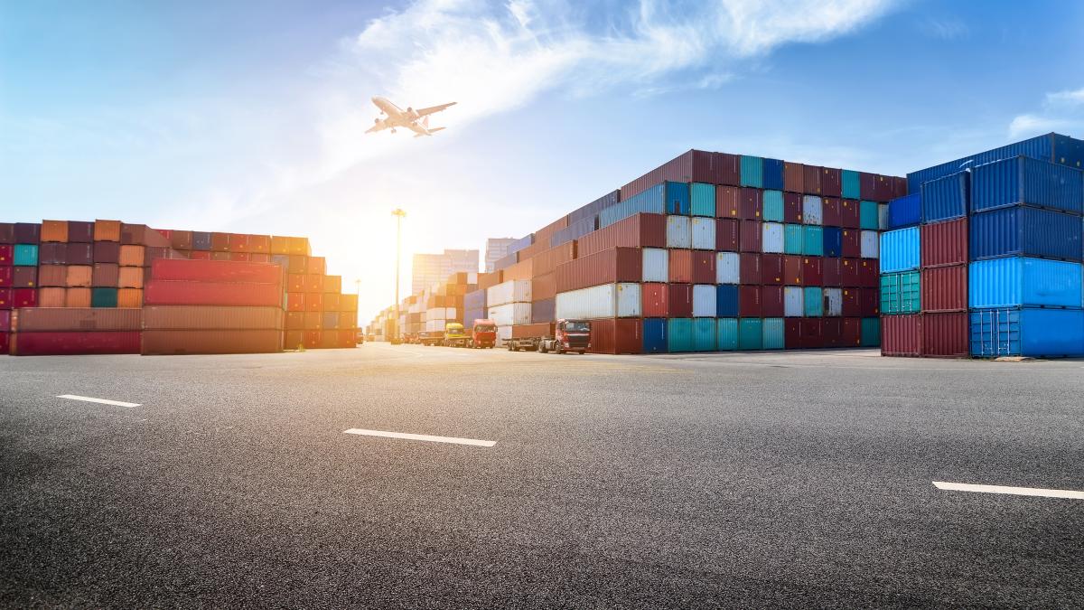 industrial-port-container-yard_57179000