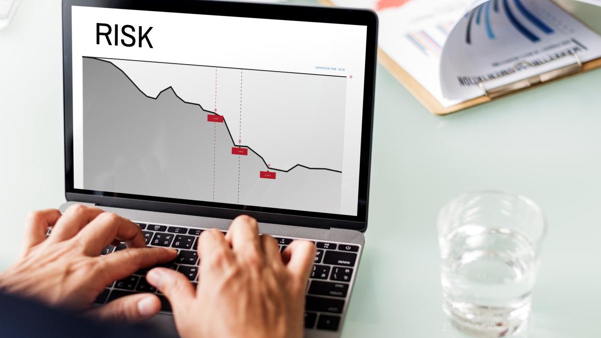 graph-business-financial-investment-risk-word_34148100