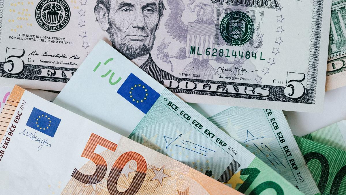 pexels-karolina-grabowska-4386158_62692800