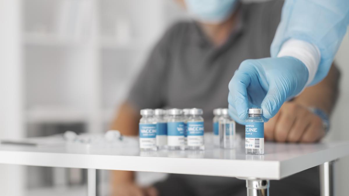 senior-male-patient-getting-vaccinated-coronavirus_47734500