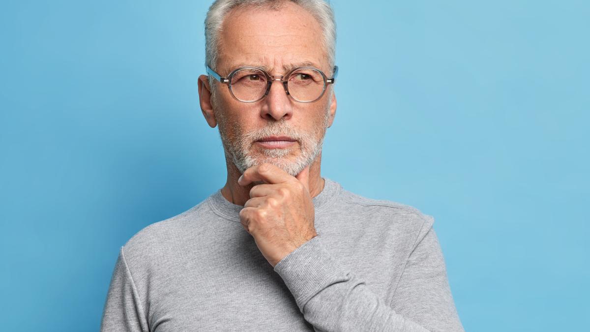 old-age-thoughts-concept_36531200