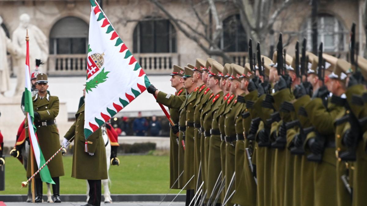 militari-ungaria_03963600