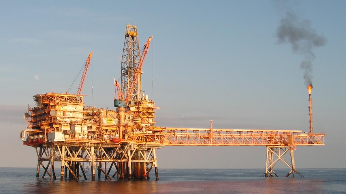 offshore-gass-platform-3-1239464_39294300