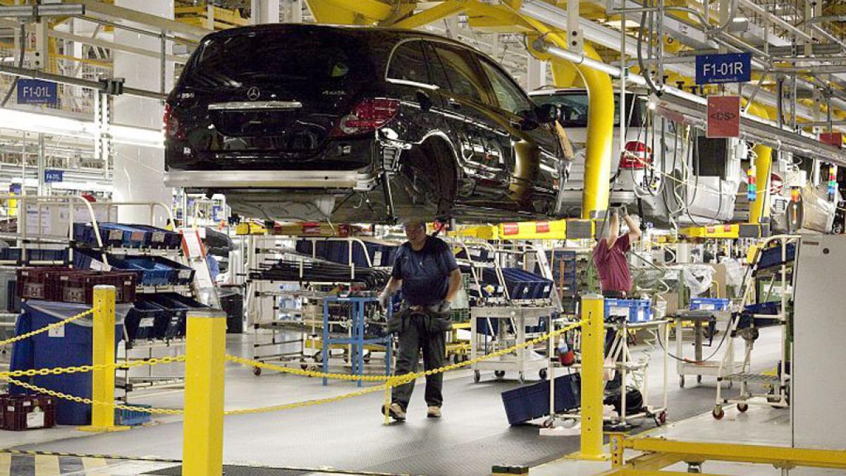 uzina-mercedes_86047600