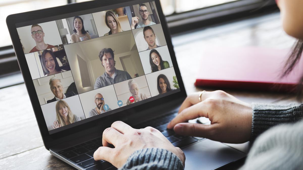 colleagues-having-video-conference-during-coronavirus-pandemic_41197100