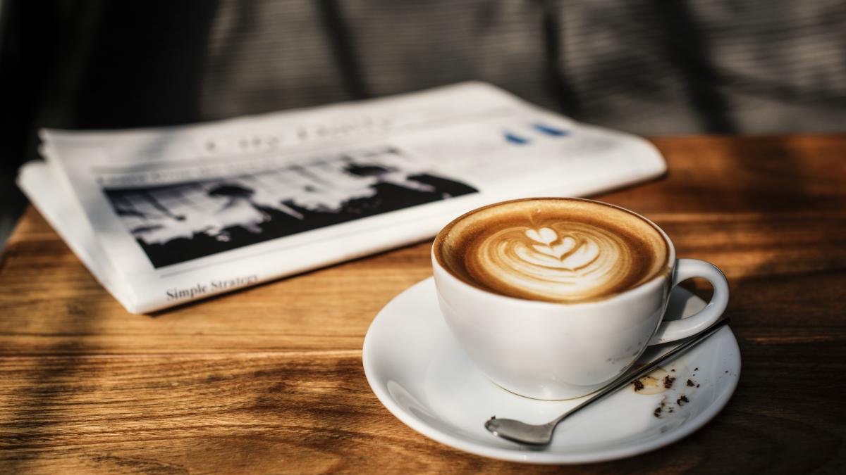 coffee-shop-cafe-latte-cappuccino-newspaper-concept_74985200