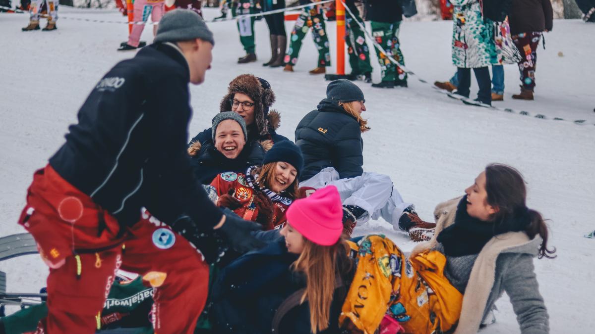 ethan-hu-ouhu9foljny-unsplash_12568000