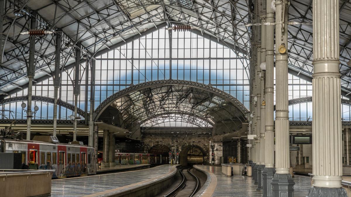 interior-train-station_75991500