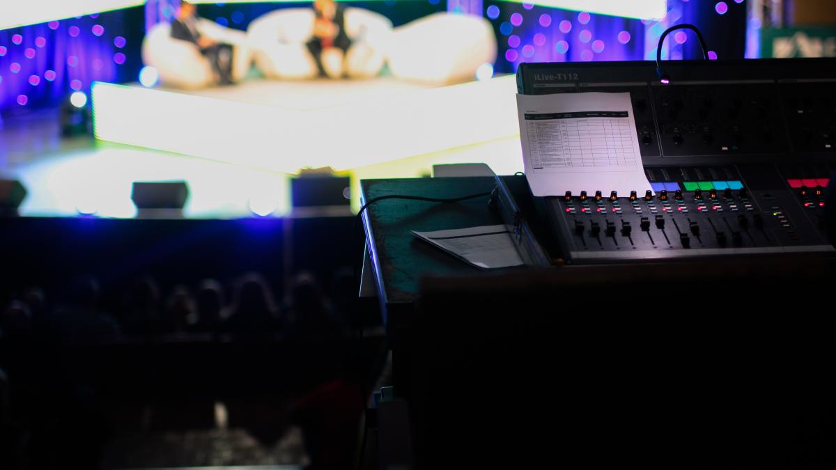 Dezbatere DC News Media Group: Reinventarea pieței, soluție la criza energetică?