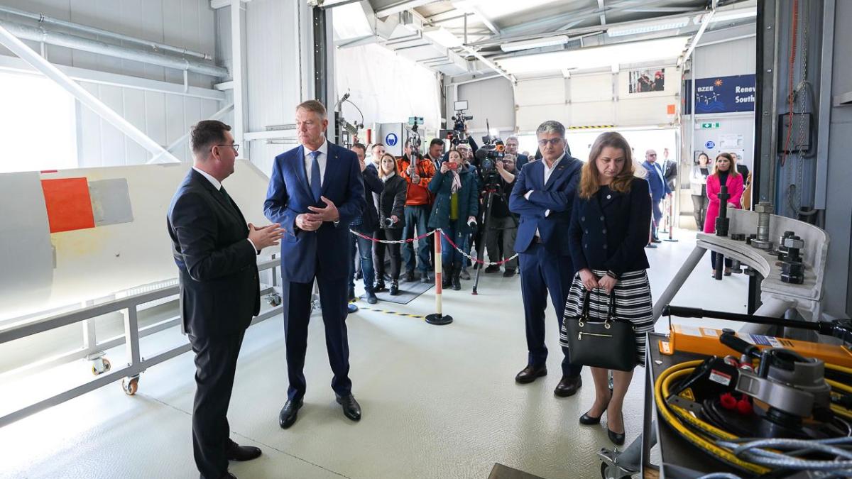 c4ca4238a0b923820dcc509a6f75849b-2_56390600