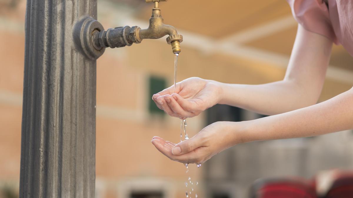 young-woman-traveling-alone-montenegro_73893000