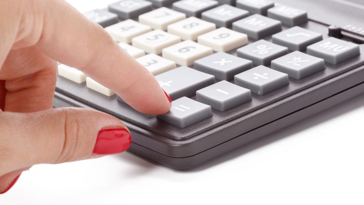 black-calculator-isolated-white-background_03190600