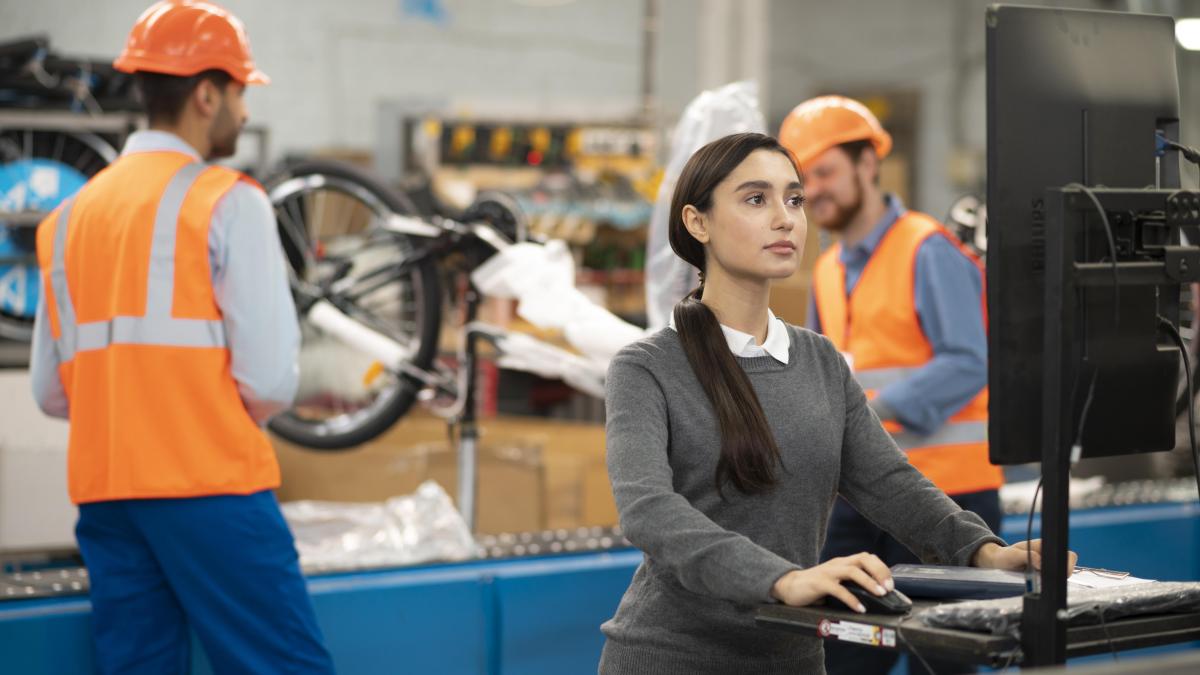 colleagues-safety-equipment-work_61682100