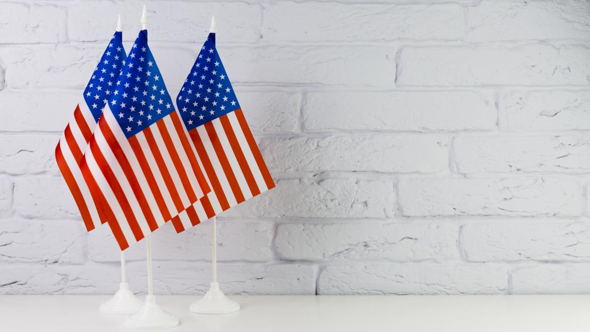 american-flag-background_79378300