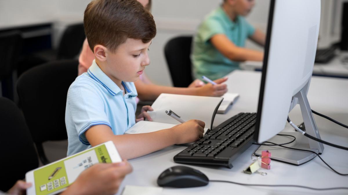 calculator-copil_87707600