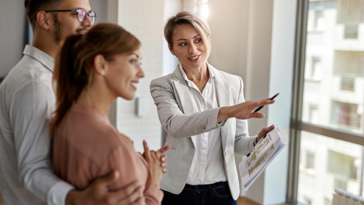 agent-imobiliar_39574300