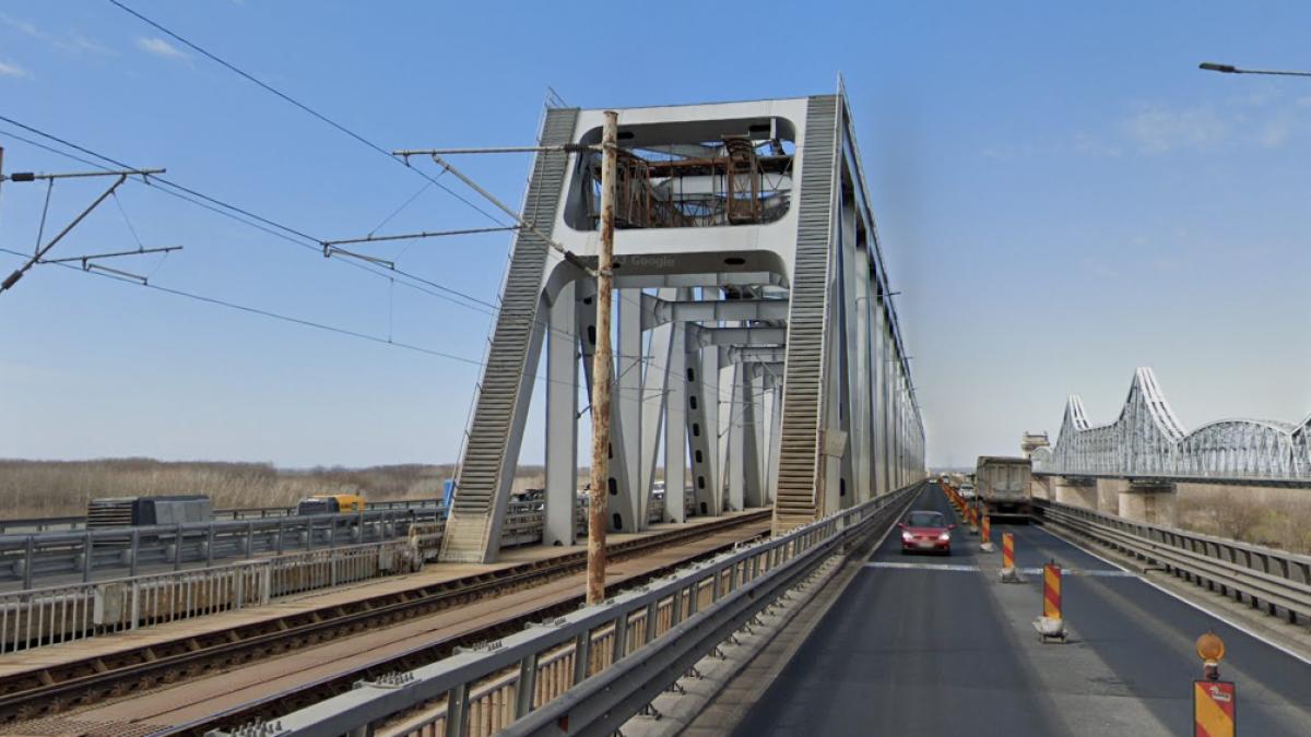 podul-de-la-fetesti_17779800