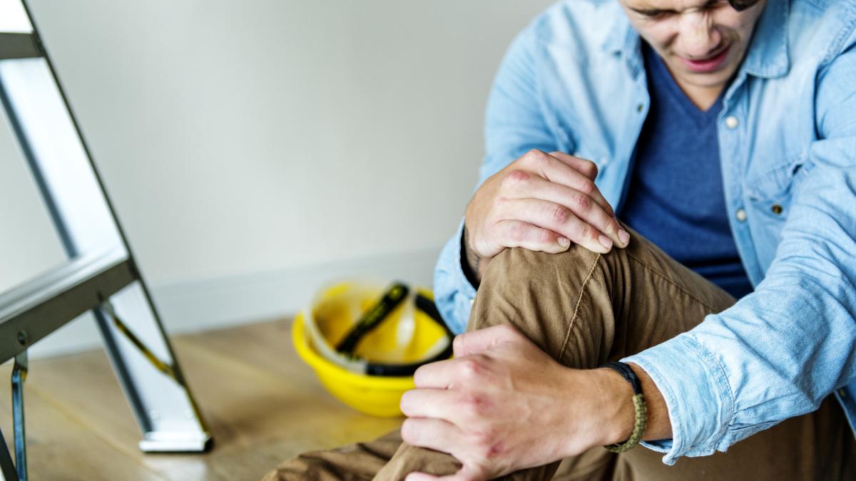 people-with-home-safety-concept_49107400