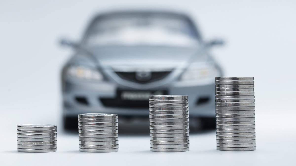 coin-stacks-front-car_10533600