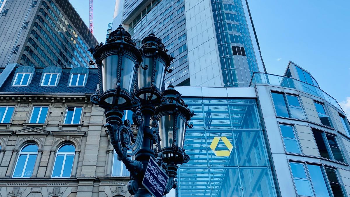 sanjay-b-w8a5ofs8z7y-unsplash_85981000