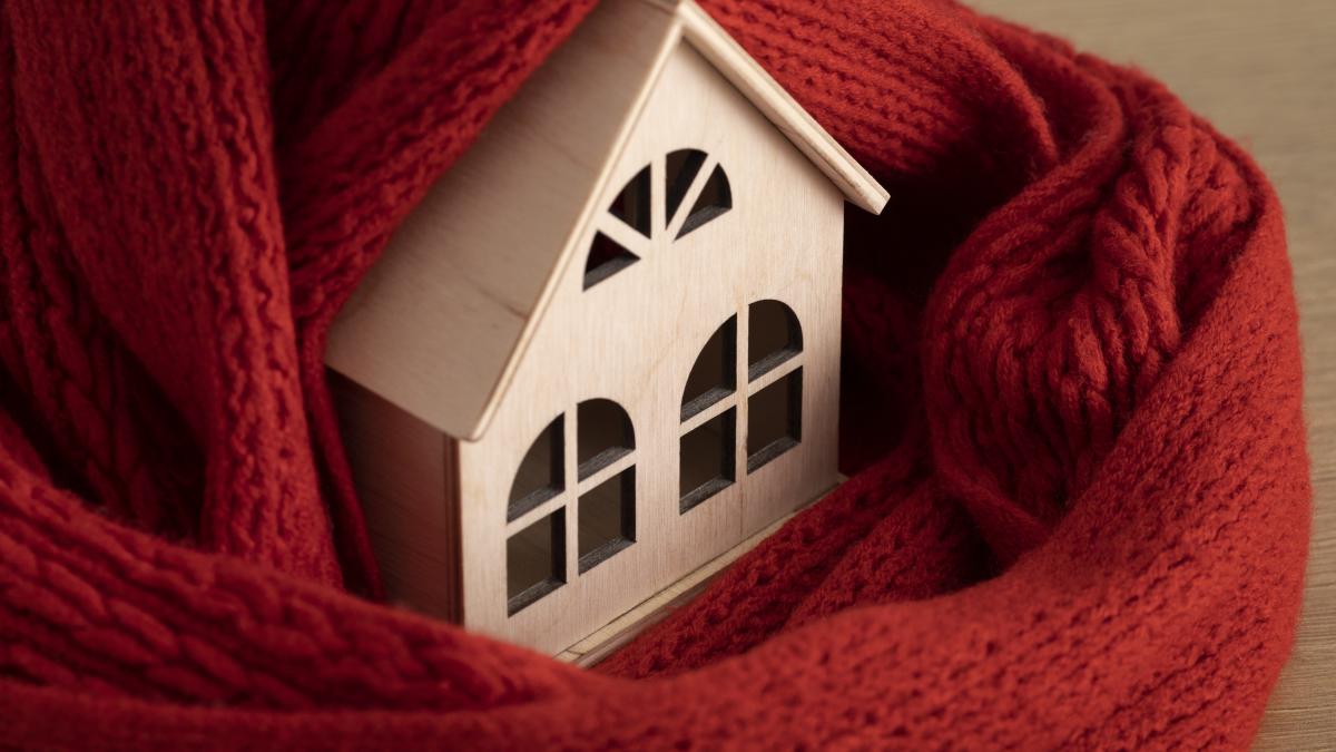 cozy-house-concept-with-wooden-toy-house-1_09992500