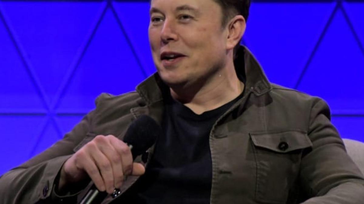elon-musk--umilit-de-un-pusti--dupa-ce-i-a-oferit-5-000-de-dolari-nu-mi-place-ideea-de-a-fi-impuscat-de-un-nebun_34047300