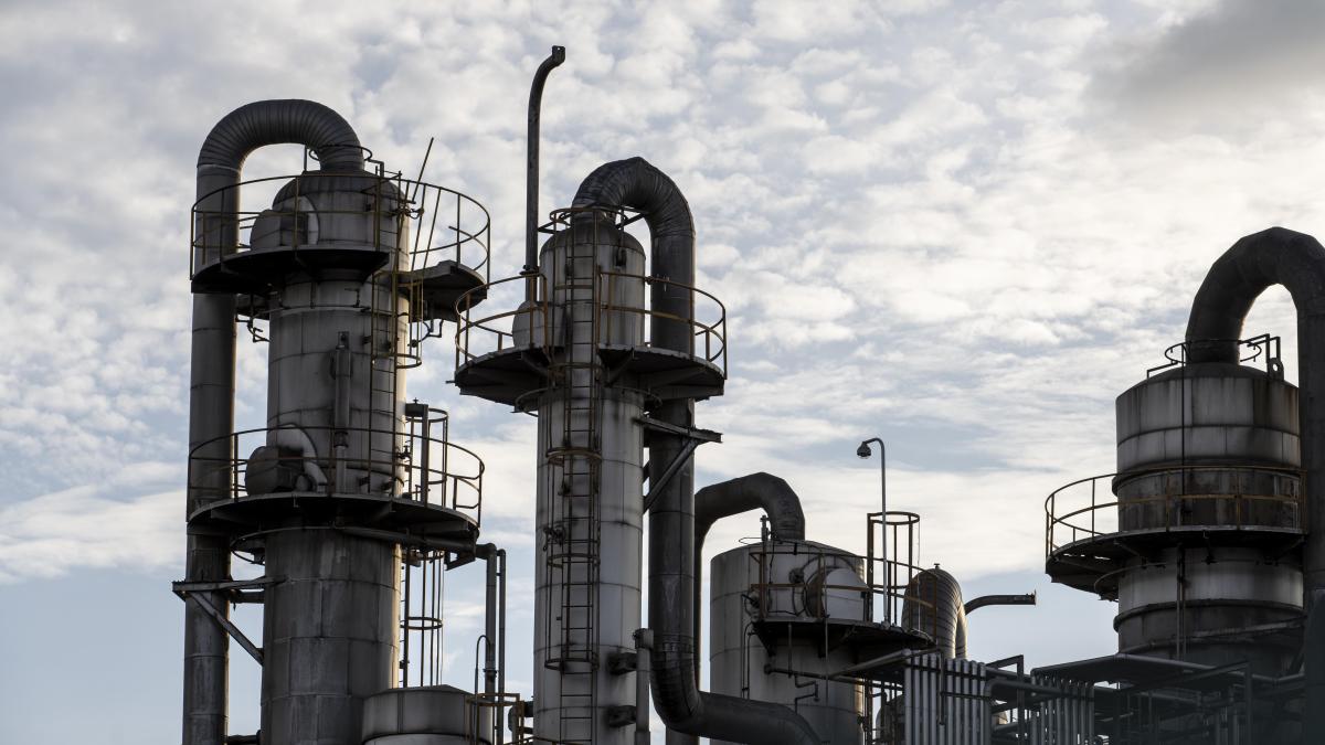 pollution-industry-exterior-daylight_55374800