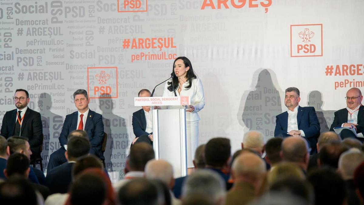 simona-bucura-oprescu_23438900