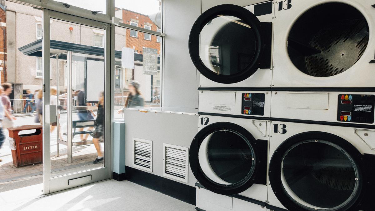 washing-machines-laundromat_07838300
