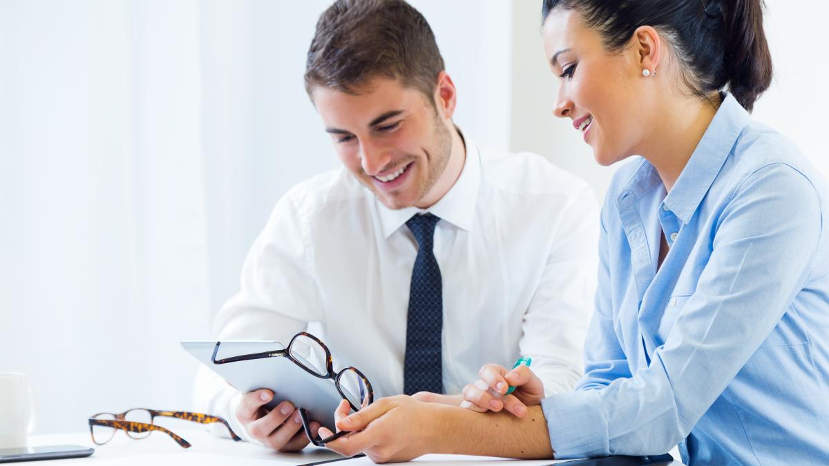 business-people-working-office-with-digital-tablet_14975900