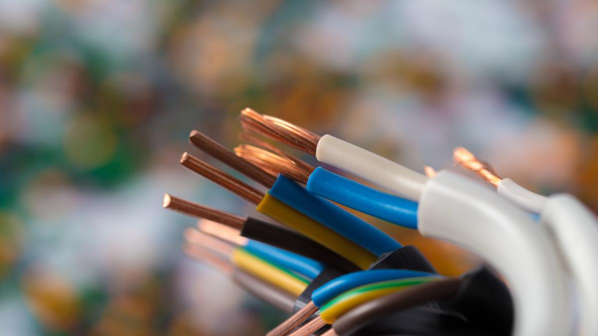 colorful-plastic-polymer-granules-cable_03151800