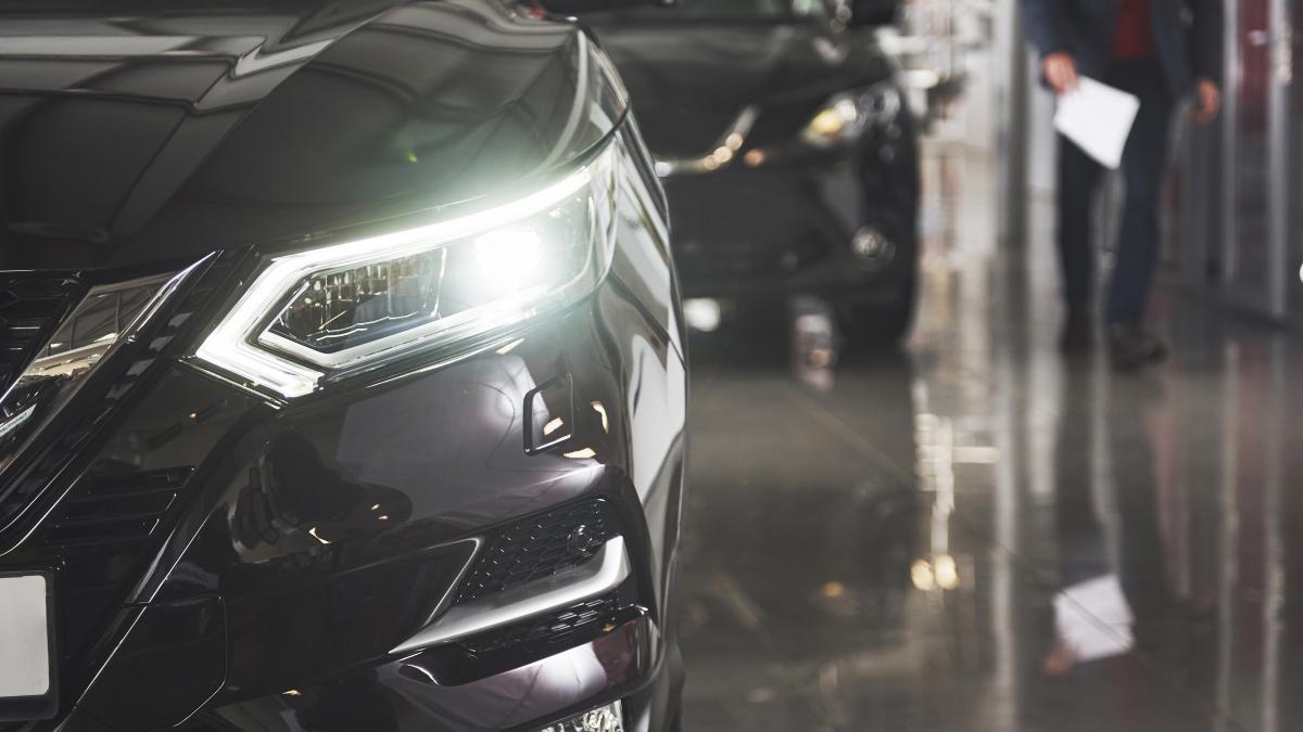 headlights-hood-black-luxury-car_03795700