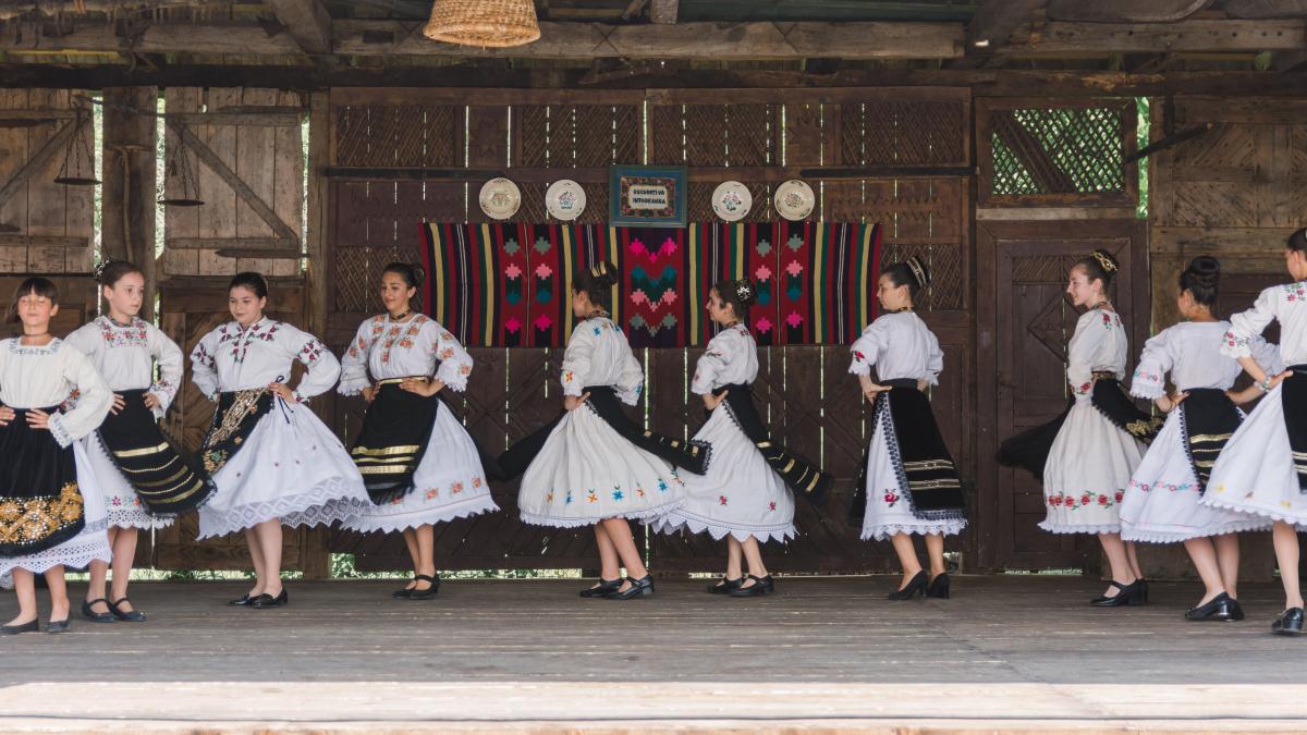 theodor-vasile-vlu1gktcbek-unsplash_96286300