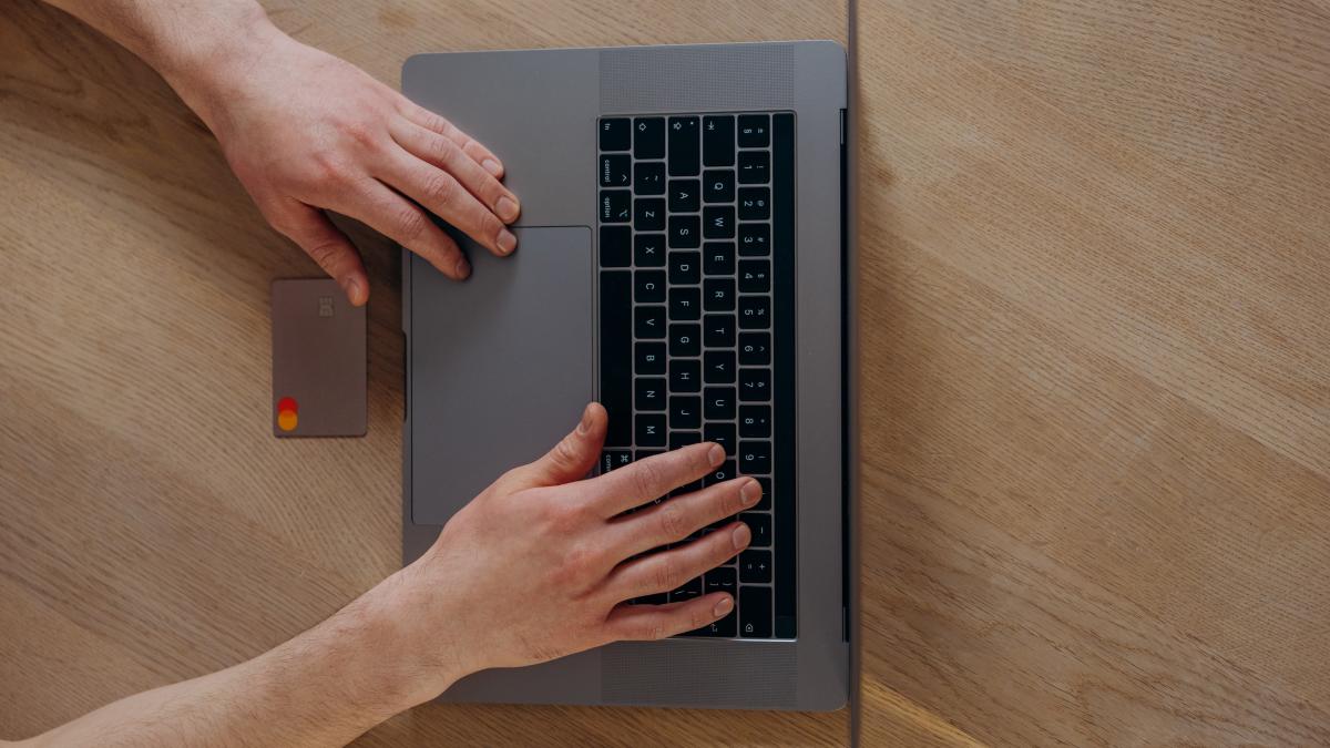 pexels-mikhail-nilov-6969649_44396800