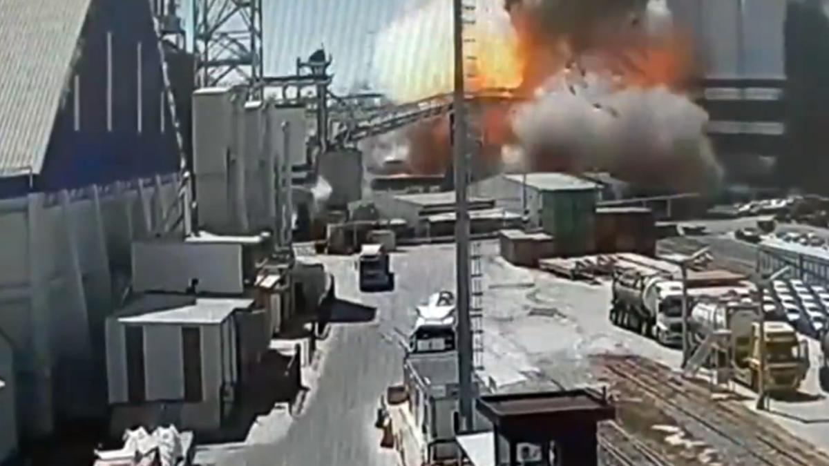 Explozie la silozurile cu 8 milioane de tone de grâu dintr-un port turcesc, în ajunul vizitei lui Putin