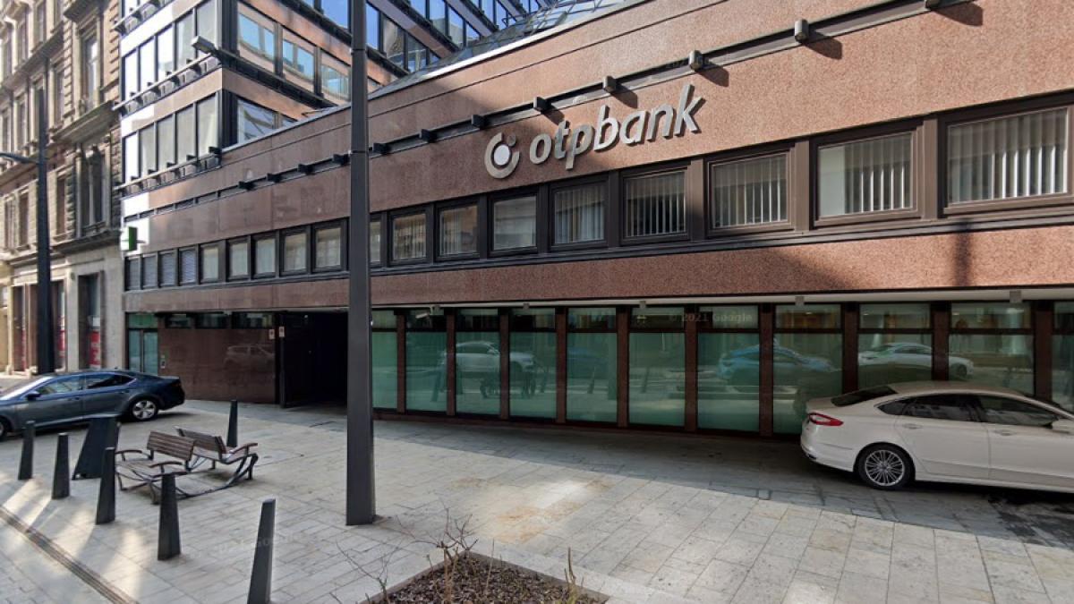 otp-bank-budapesta_77103500