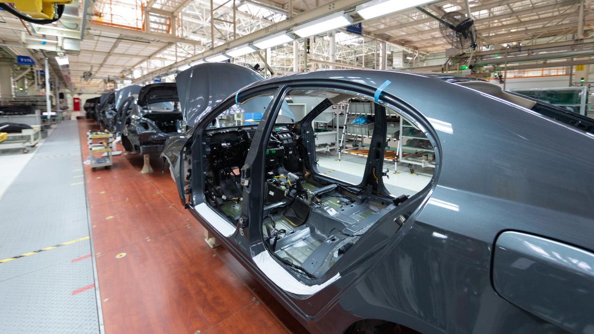 add-details-car-body-robotic-equipment-makes-assembly-car-modern-car-assembly-factory_94234600