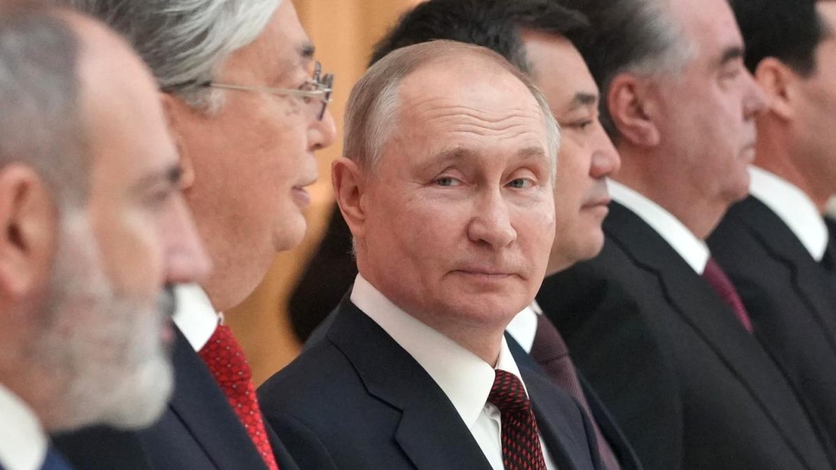 putin-multi_24125100