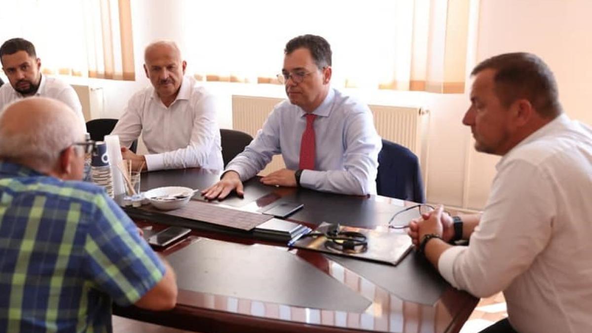 Ştefan-Radu Oprea, ministrul Economiei, vine în studioul DCNews TV