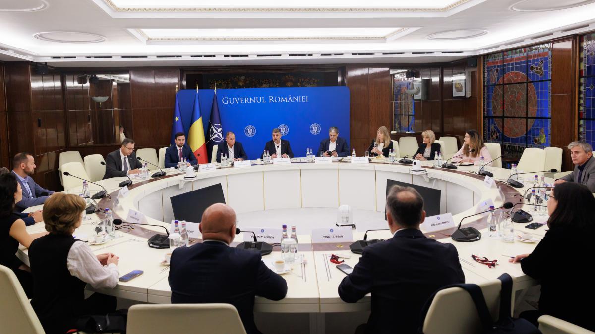 original_20230920-govr7407_71973400